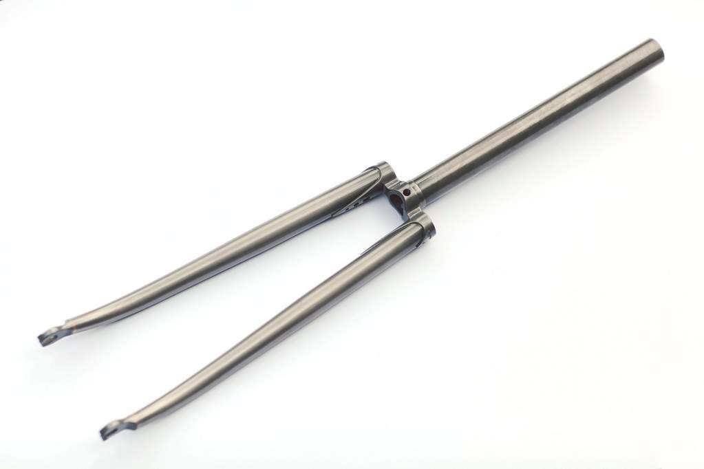 R28 1" 1/8 FLAT CROWN TRACK FORK