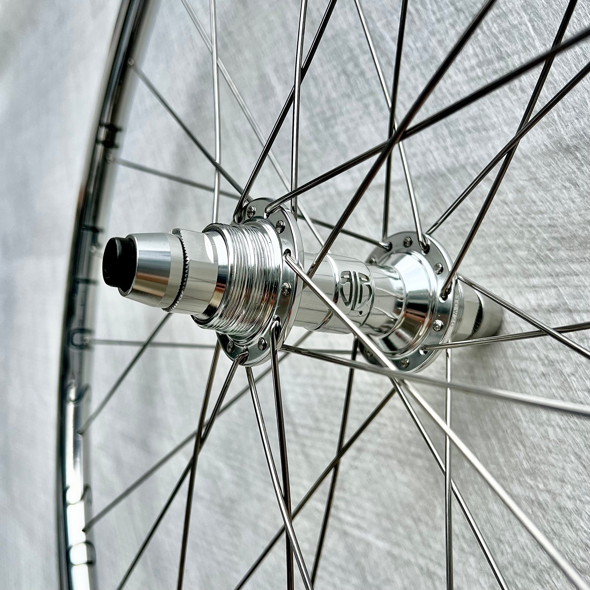 LWZ Custom Wheelset - Hson Plus Archetype BLB King Hubs